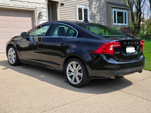 Black 2011 Volvo S60 T6