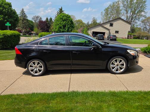 Black 2011 Volvo S60 T6