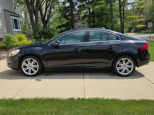 Black 2011 Volvo S60 T6