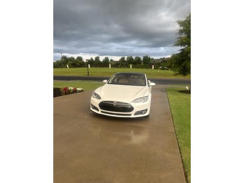2015 Tesla Model S 90D
