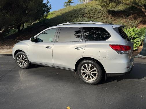 2014 Nissan Pathfinder SV