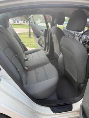 White 2015 Kia Forte LX