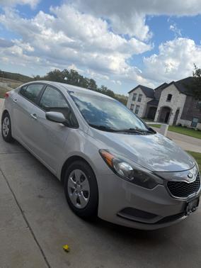 White 2015 Kia Forte LX