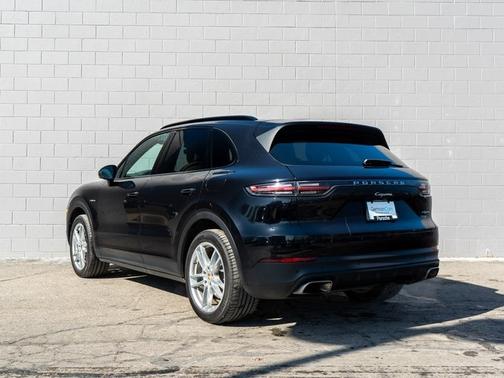 2019 Porsche Cayenne E-Hybrid Base