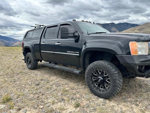 Black 2012 GMC Sierra 2500 Denali