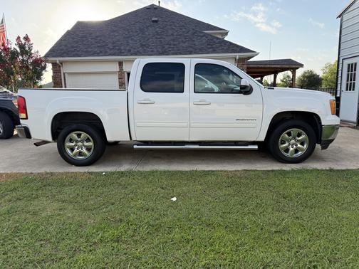 White 2012 GMC Sierra 1500 SLT