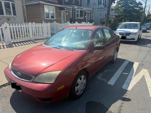 2005 Ford Focus ZX4 S