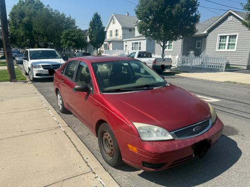 2005 Ford Focus ZX4 S