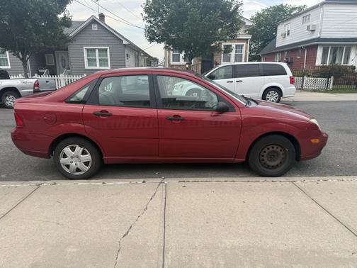 2005 Ford Focus ZX4 S