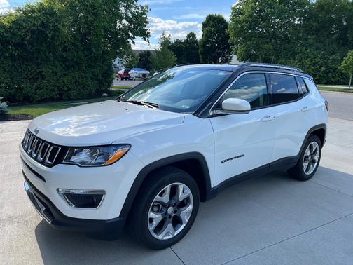 White 2019 Jeep Compass Limited