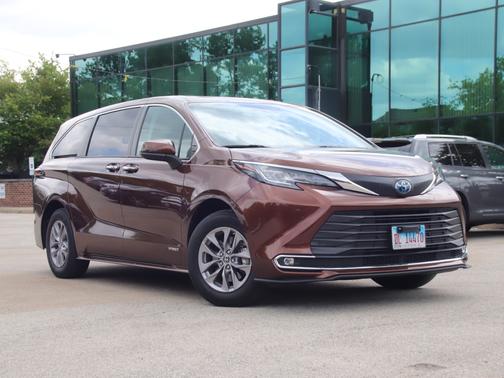 2021 Toyota Sienna XLE