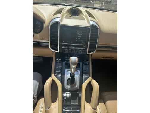White 2013 Porsche Cayenne Cayenne