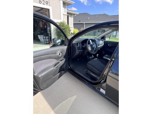 2015 Nissan Versa 1.6 SV