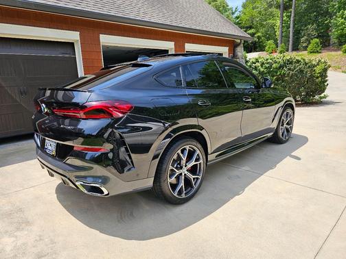 Black 2022 BMW X6 xDrive40i
