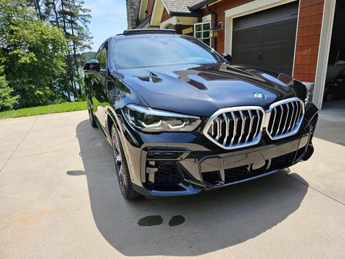 Black 2022 BMW X6 xDrive40i