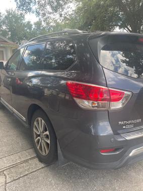 Gray 2014 Nissan Pathfinder SL