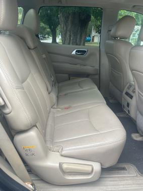 Gray 2014 Nissan Pathfinder SL