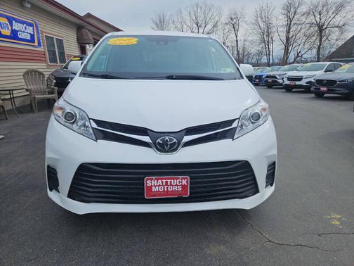2020 Toyota Sienna LE