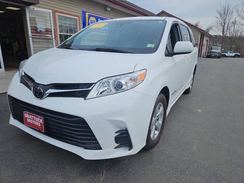 2020 Toyota Sienna LE