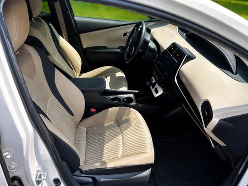 White 2016 Toyota Prius Two Eco