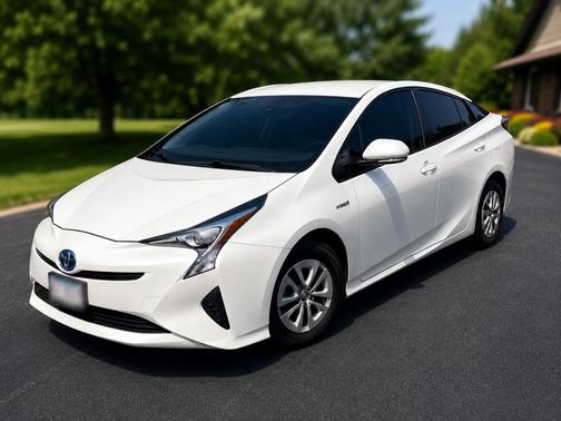 White 2016 Toyota Prius Two Eco
