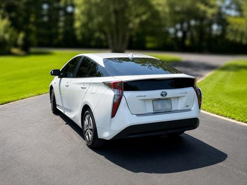 White 2016 Toyota Prius Two Eco