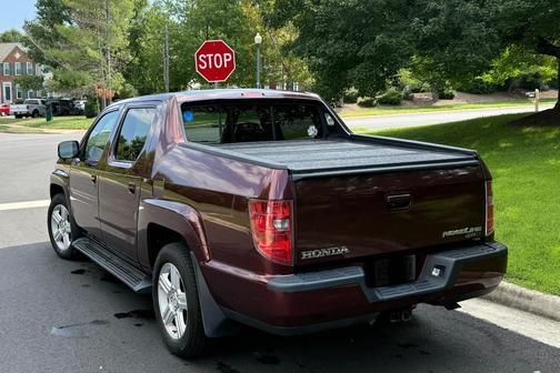 Red 2009 Honda Ridgeline RTL