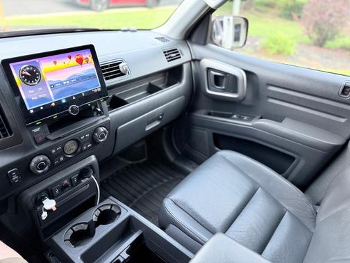 Red 2009 Honda Ridgeline RTL