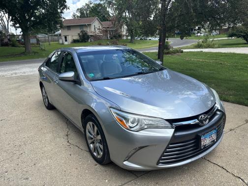 2016 Toyota Camry XLE