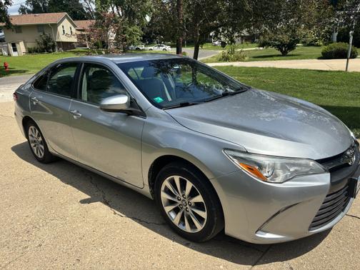 2016 Toyota Camry XLE