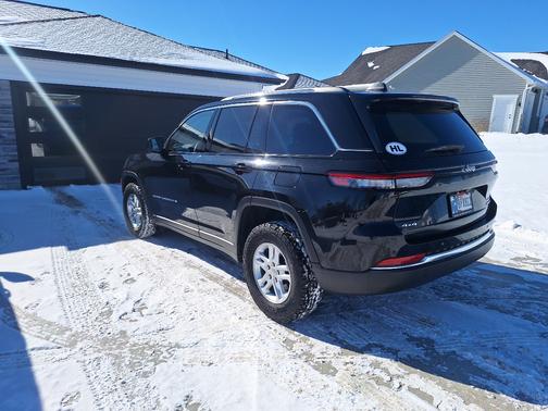 2022 Jeep Grand Cherokee Laredo