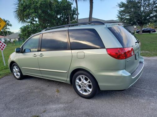 2006 Toyota Sienna XLE
