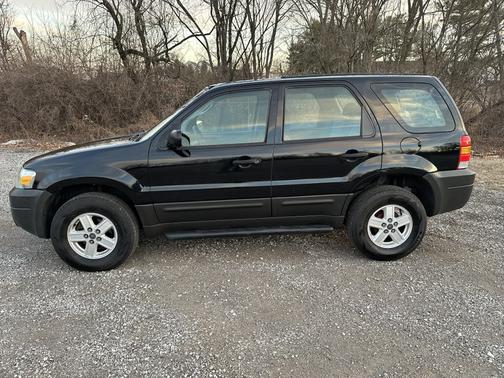 2005 Ford Escape XLS