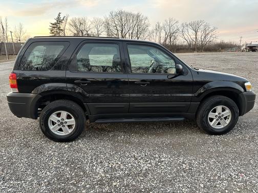 2005 Ford Escape XLS