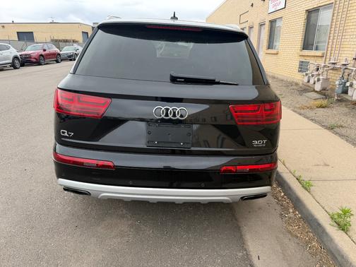 Black 2017 Audi Q7 3.0T Premium