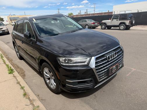 Black 2017 Audi Q7 3.0T Premium