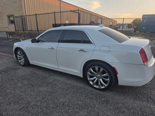 2019 Chrysler 300 Limited
