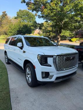 White 2022 GMC Yukon XL Denali