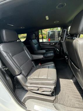 White 2022 GMC Yukon XL Denali