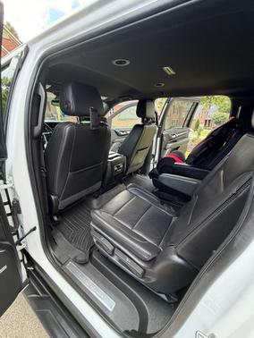 White 2022 GMC Yukon XL Denali
