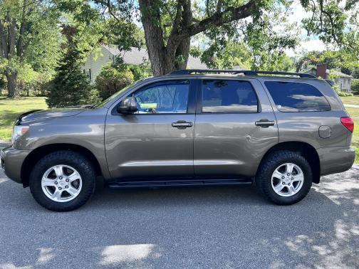 2014 Toyota Sequoia SR5