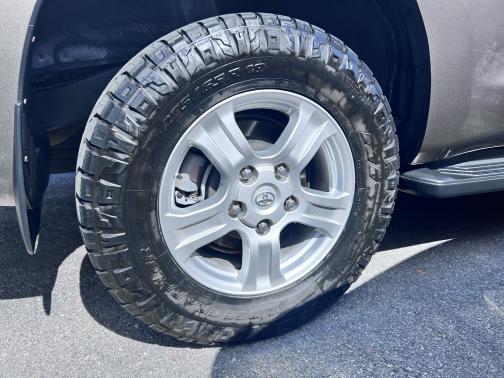 2014 Toyota Sequoia SR5