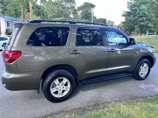 2014 Toyota Sequoia SR5