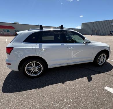 White 2017 Audi Q5 2.0T Premium Plus