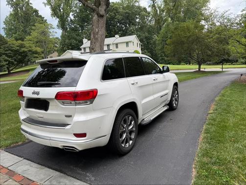 White 2019 Jeep Grand Cherokee Summit
