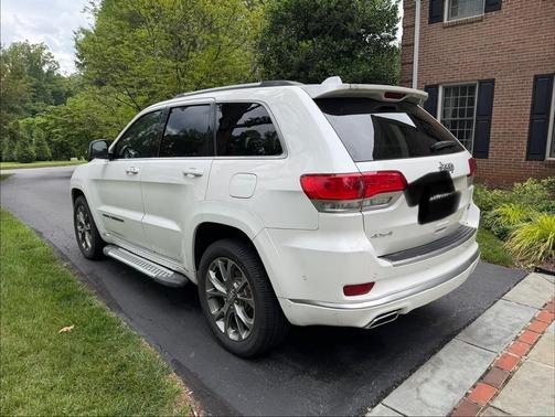 White 2019 Jeep Grand Cherokee Summit