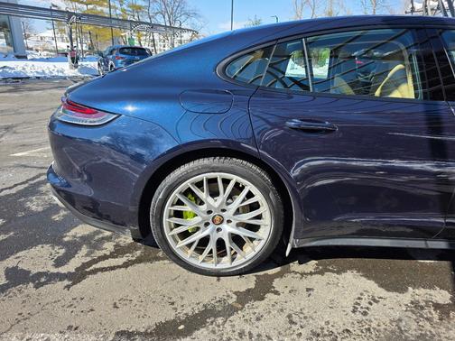 2022 Porsche Panamera Panamera 4 E-Hybrid