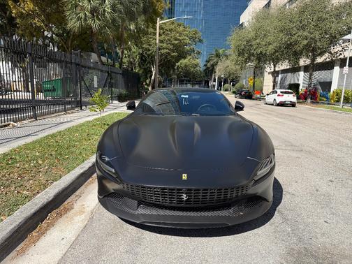 2021 Ferrari Roma Base