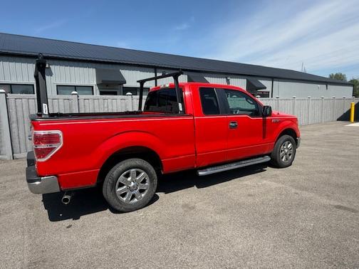 Red 2014 Ford F-150 XLT