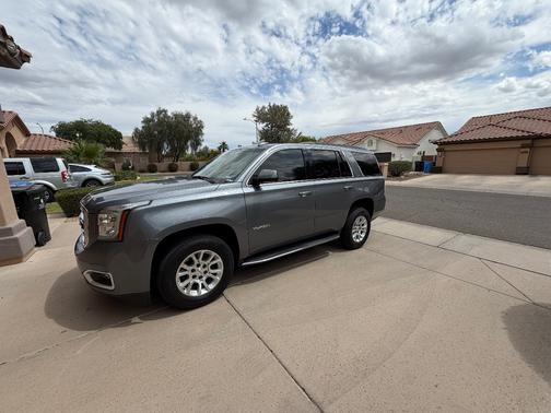 Gray 2019 GMC Yukon SLT